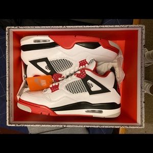 Jordan Retro 4s fire red 2020